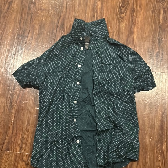 Short sleeve button down with dots - Picture 1 of 2